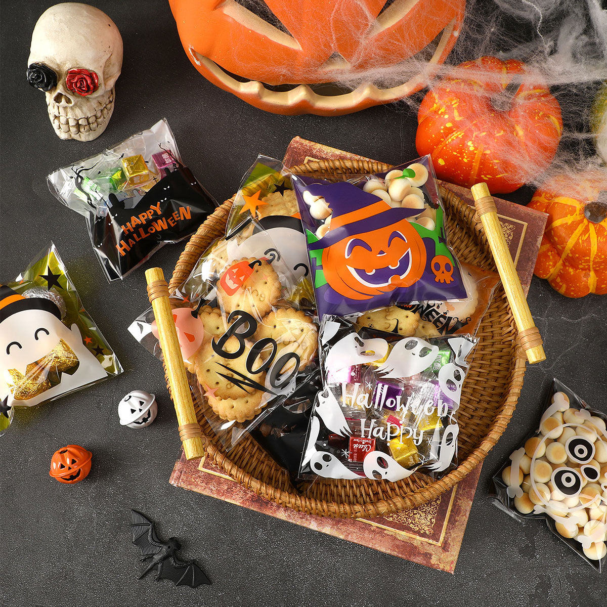 450 Pcs Halloween Cellophane Treat Bags  Self-sealing Clear Candy Cookie Bags Pumpkin Ghost Black Cat Skull Trick Or Treat Bags For Halloween Birthday Trick Or Treat Party Favors Supplies